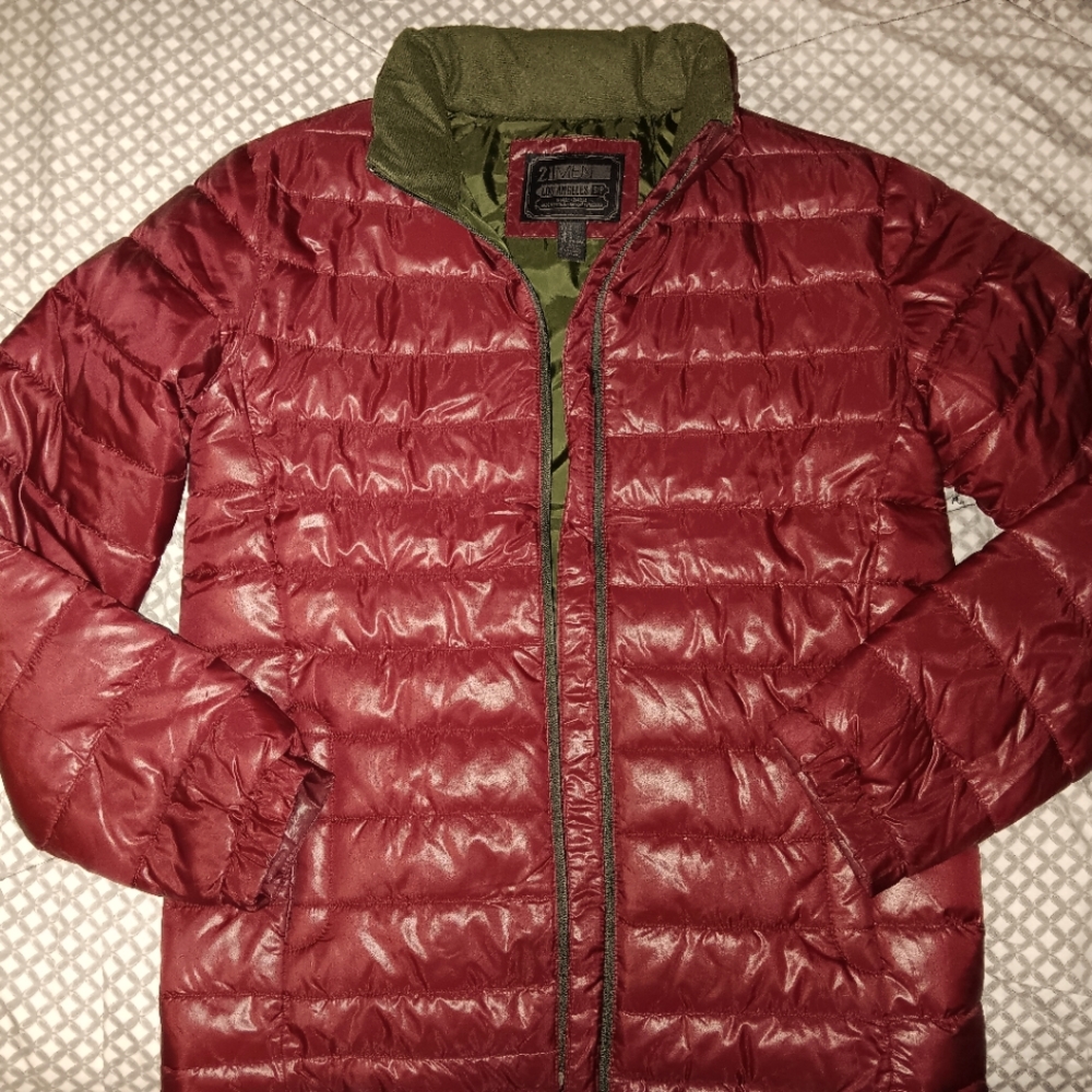 FOREVER 21 DARK RED PUFFER JACKET SIZE S